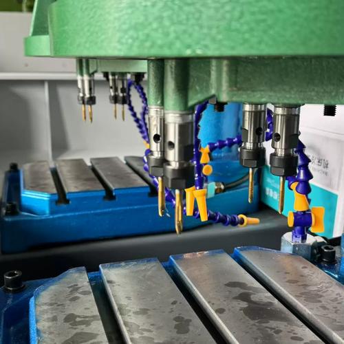 全自動(dòng)數(shù)控鉆孔攻絲一體機(jī)多孔鉆雙伺服動(dòng)力頭五金加工打孔攻牙